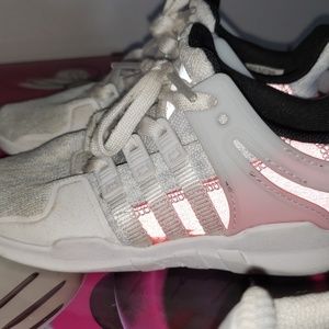 Gitls shies size 9 and 8